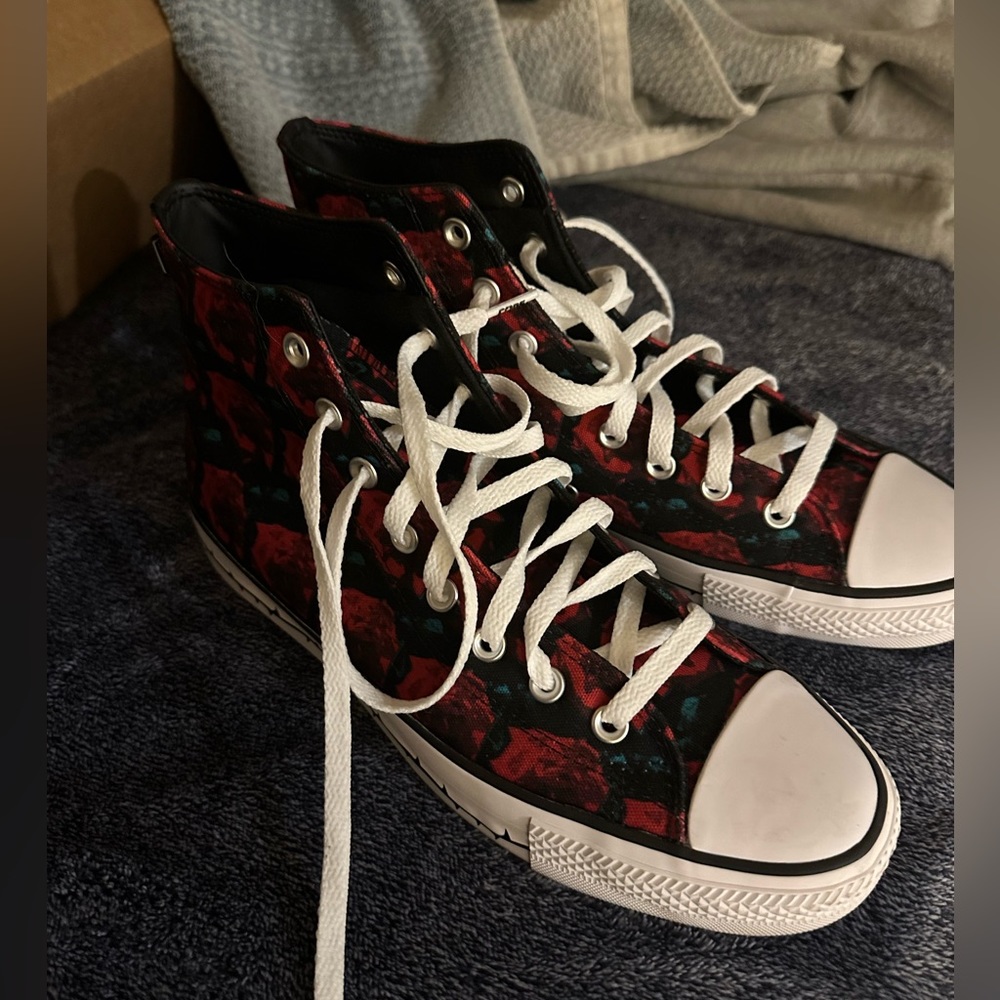 Converse Chuck Taylor Pro red rose